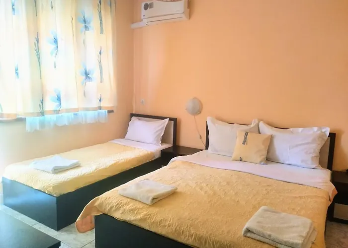 Ivanka Ground Floor 酒店 *