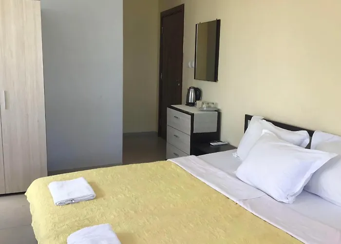 Ivanka Ground Floor 酒店 *