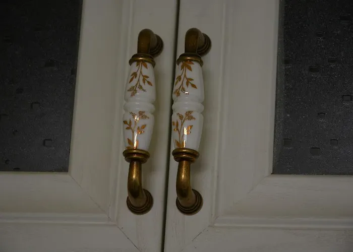 Ivanka Ground Floor 酒店 *