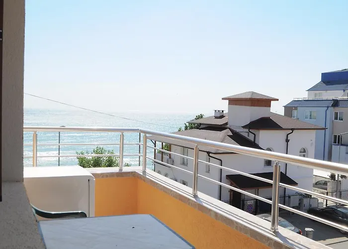 Ivanka Ground Floor 酒店 *